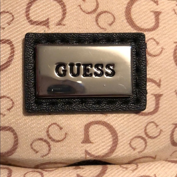 Guess purse - Picture 4 of 5